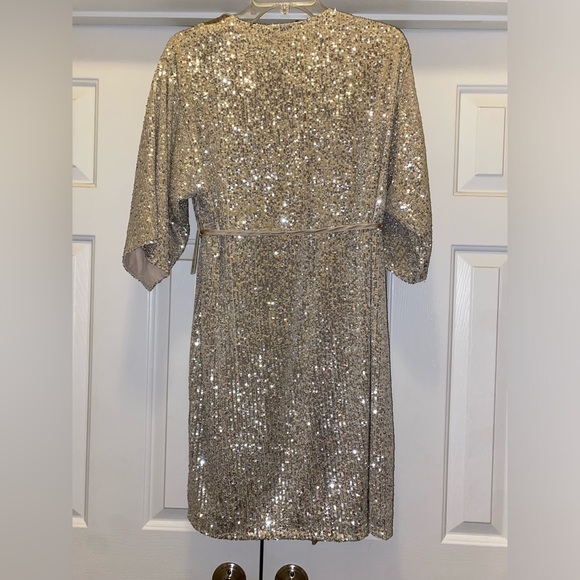 ๐HP๐ Juniorsโ SO Champagne Gold Sequin Kimono XS/S NWT - Picture 5 of 7